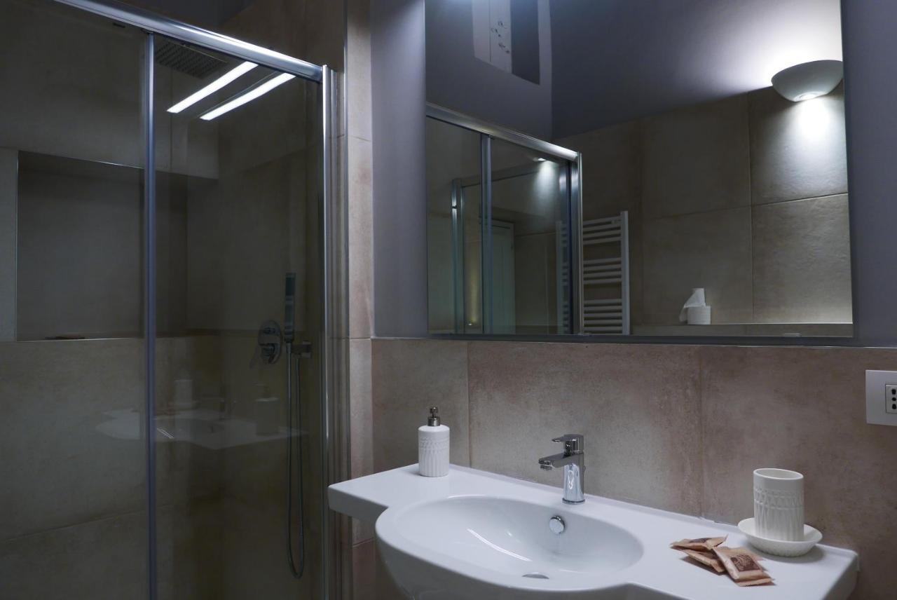 Suite 261 - Intero Appartamento Nel Centro Di Bari Luaran gambar