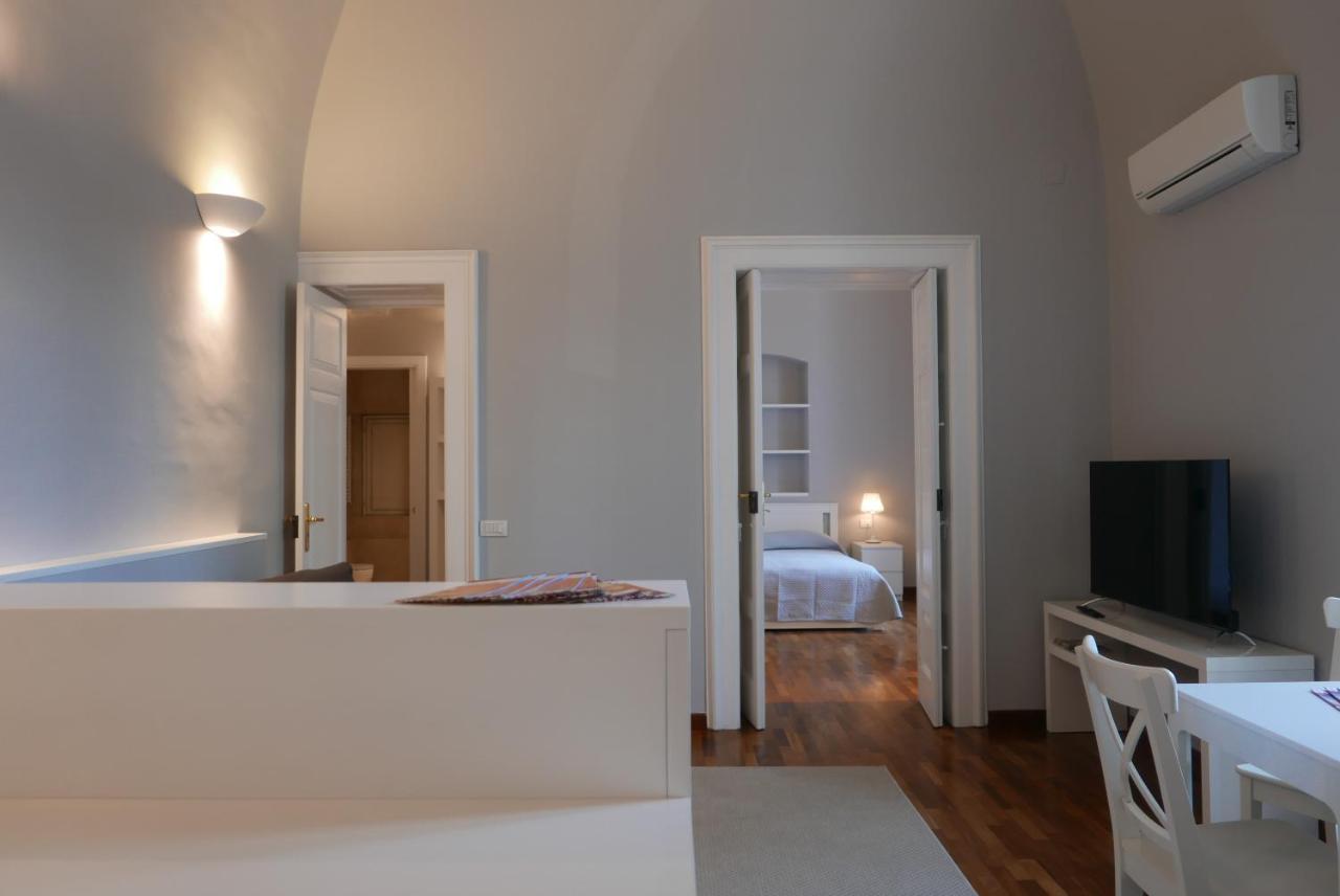 Suite 261 - Intero Appartamento Nel Centro Di Bari Luaran gambar