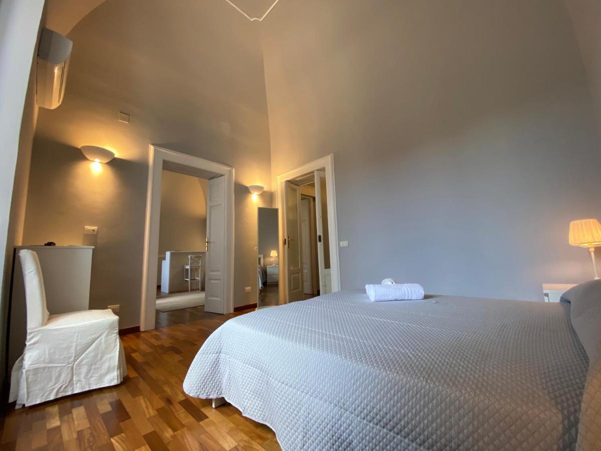 Suite 261 - Intero Appartamento Nel Centro Di Bari Luaran gambar