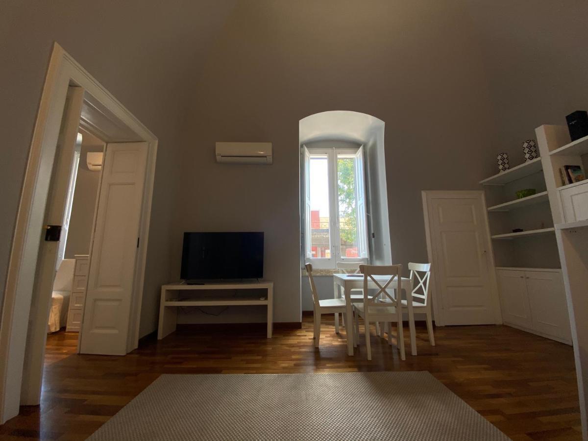 Suite 261 - Intero Appartamento Nel Centro Di Bari Luaran gambar